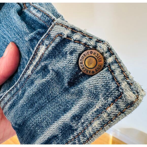 Abercrombie & Fitch Womens Distressed Cotton Denim Trucker Jean Jacket Sz Small - Picture 4 of 10